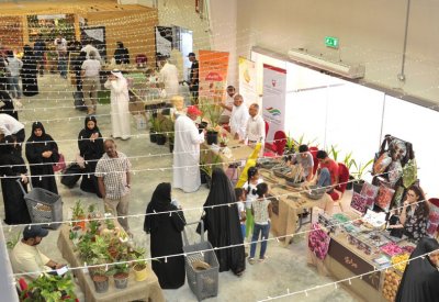 اختتام مهرجان خيرات النخلة في سوق المزارعين بهورة عالي	