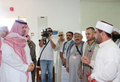 أمير الحدود الشمالية يستقبل الدفعة الأولى من حجاج جمهورية العراق الشقيقة
