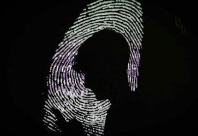 لص منتصف الليل المراهق.. "يستجدي" كلمة السر