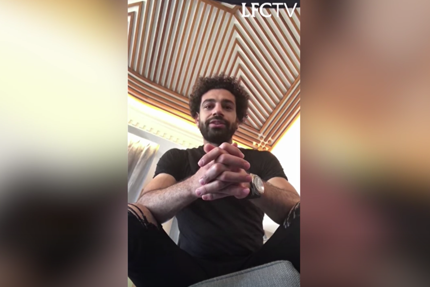 كشف تفاصيل عقد محمد صلاح "التاريخي"
