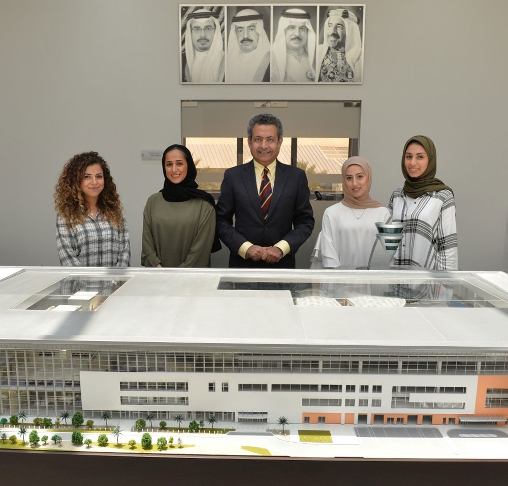 الإعلان عن تدشين مبنى المسافرين الجديد بمطار البحرين خلال قمة عالمية