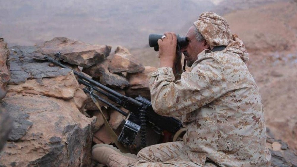 الجيش اليمني يتقدم بمعقل الحوثي.. 5 كم تفصله عن باقم