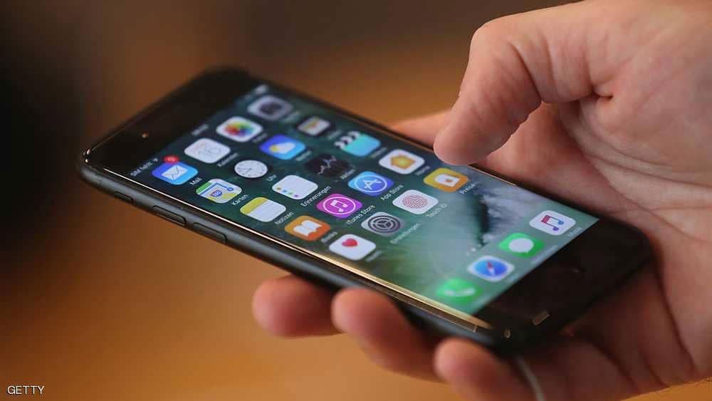 آيفون قادم بثلاثة ألوان "غير معتادة" هذا العام