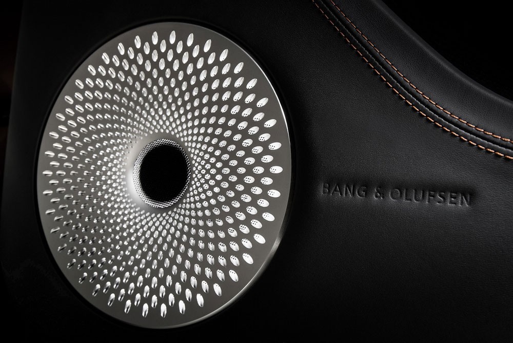"Bentley" تقدّم بالتعاون مع Bang & Olufsen ابتكاراً جديداً في مجال الصوت