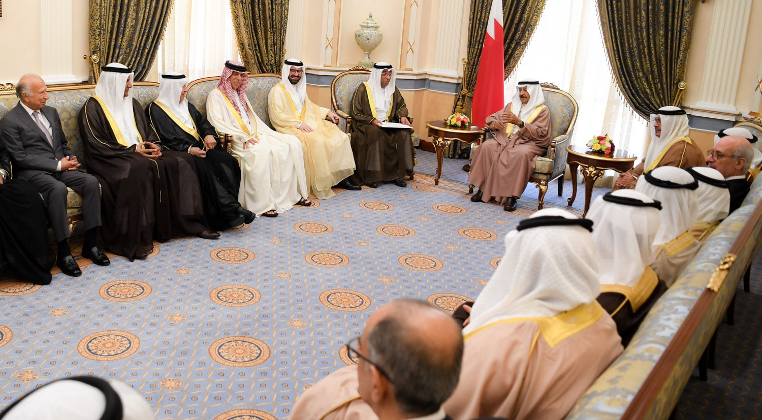 سمو رئيس الوزراء: أهمية مواكبة ما يشهده العالم من تحولات اقتصادية