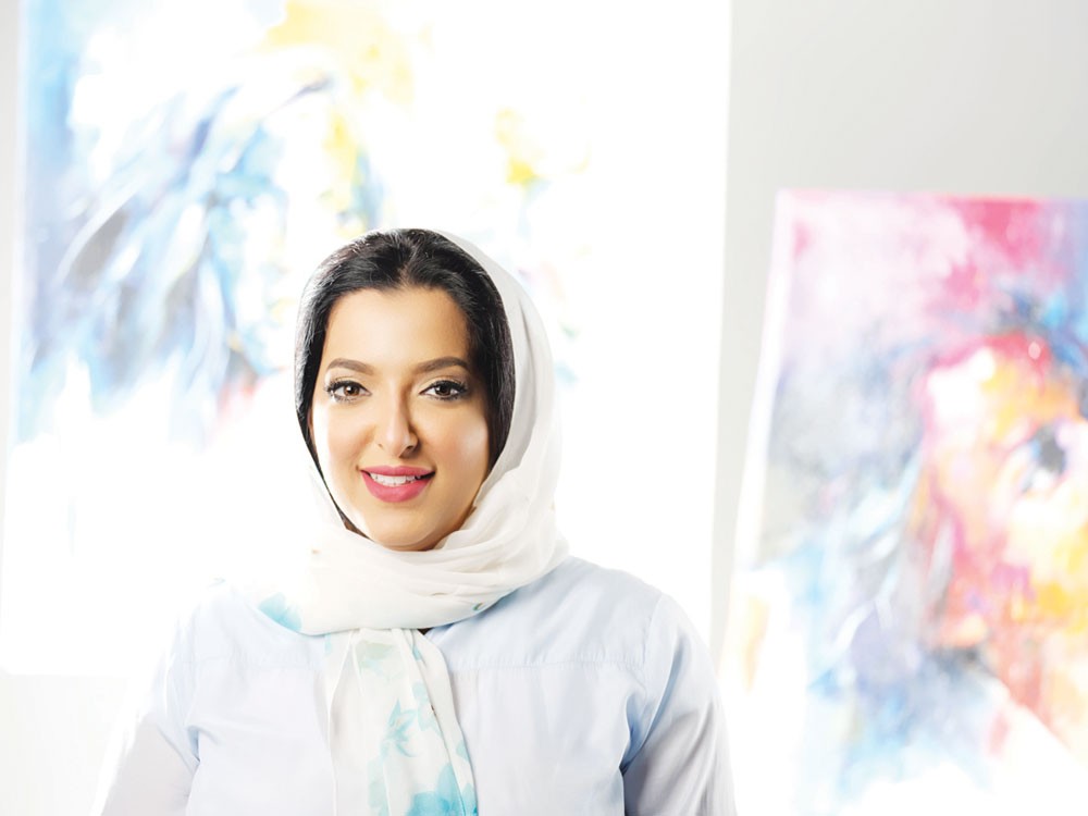 الفنانة حمده النشمي تترشح لجائزة أفضل فنان صاعد بمعرض فنون دبي العالمي