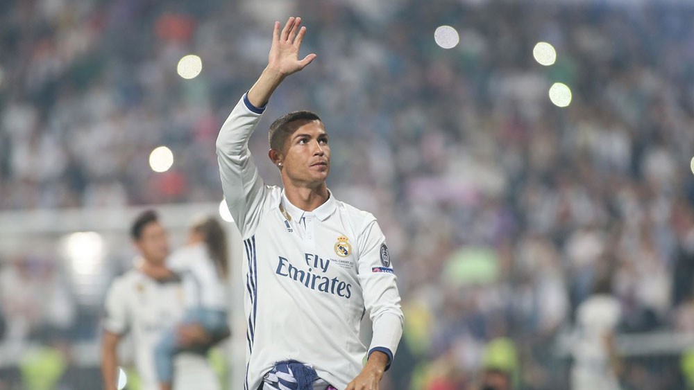 ريال مدريد يعلن رحيل أسطورته رونالدو إلى يوفنتوس