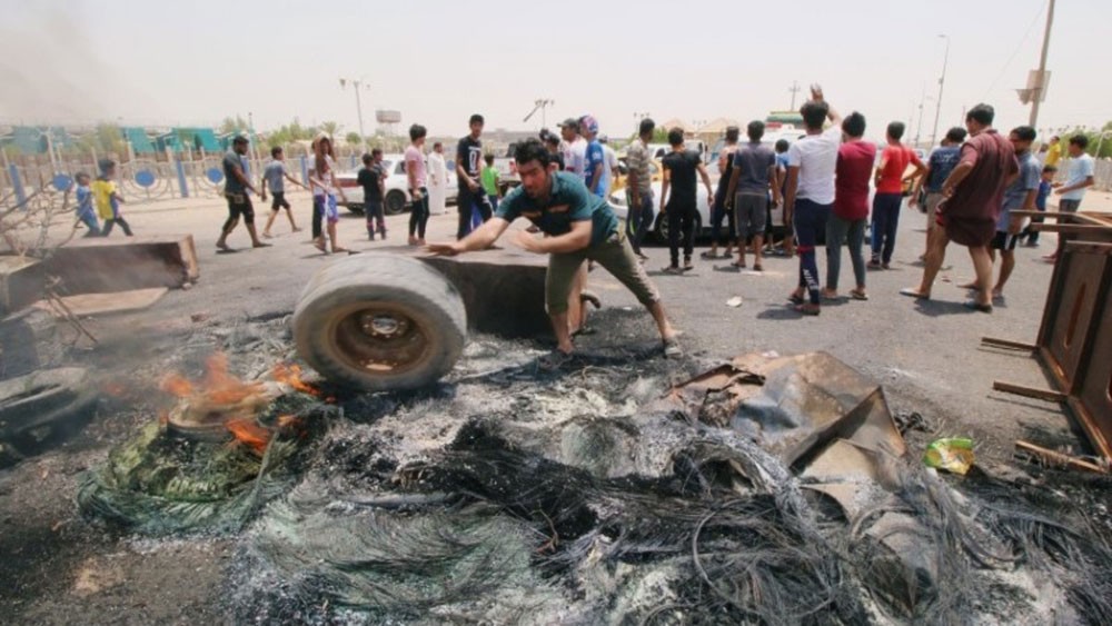 العراق.. غليان شعبي في البصرة والحكومة تتدخل