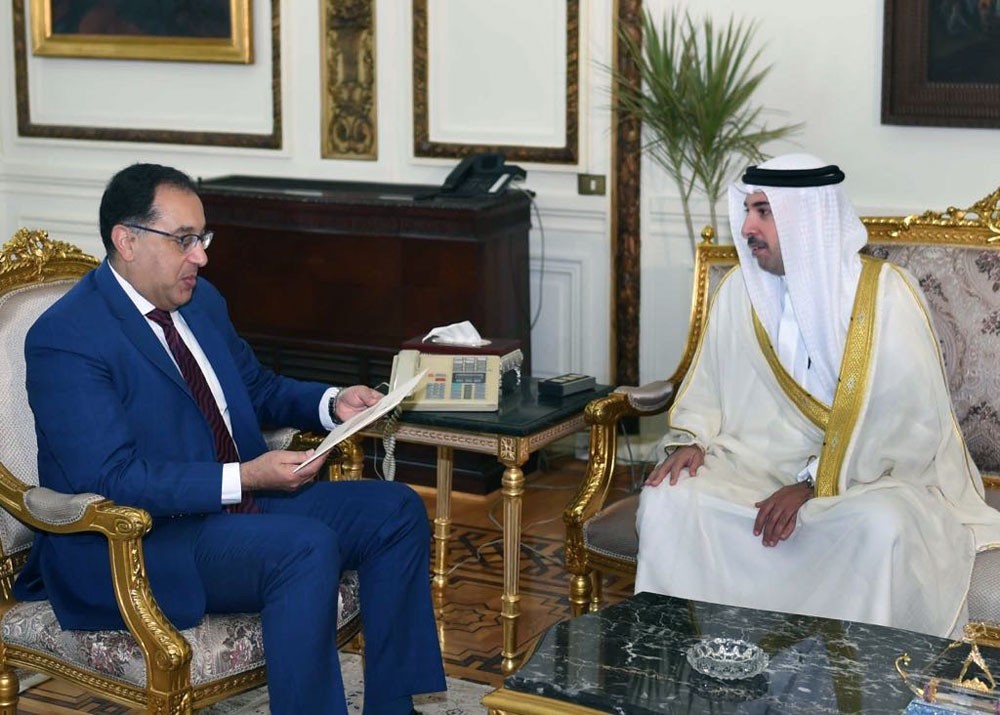 رئيس وزراء مصر يستقبل سفير البحرين