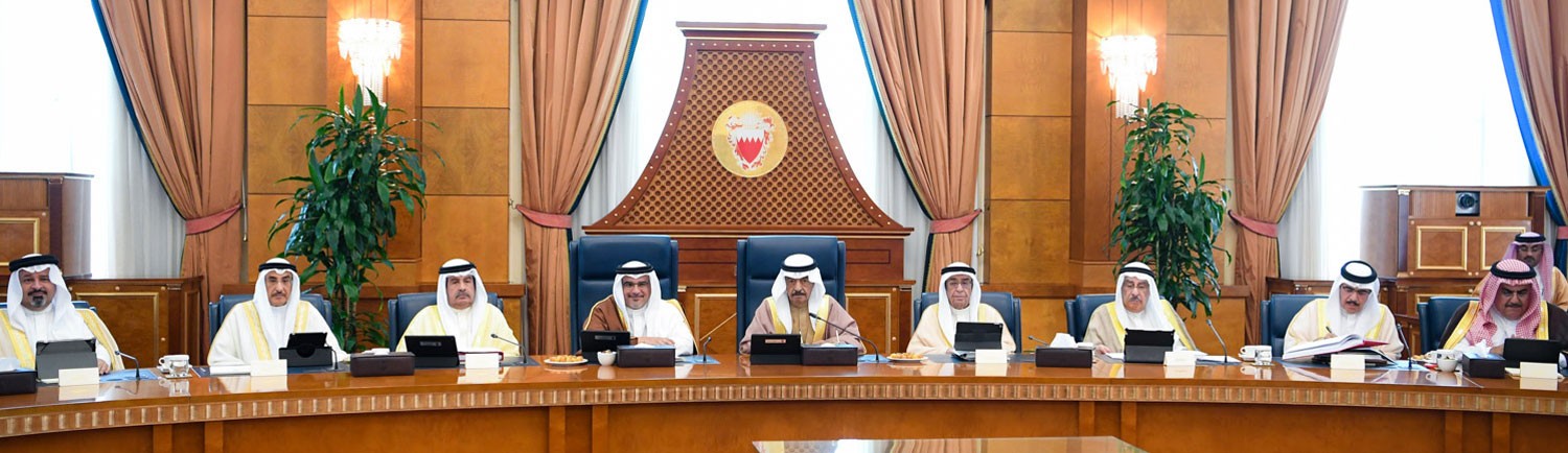 رئيس الوزراء يوجه إلى اعتماد 15 مليون دينار للشراء المباشر والفوري لـ 650 نوع من الدواء 