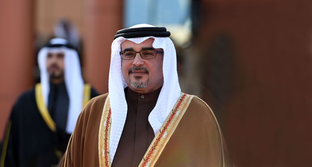سمو ولي العهد يهنئ سلطان عمان ونائب رئيس الوزراء لشؤون مجلس الوزراء بذكرى يوم النهضة المباركة