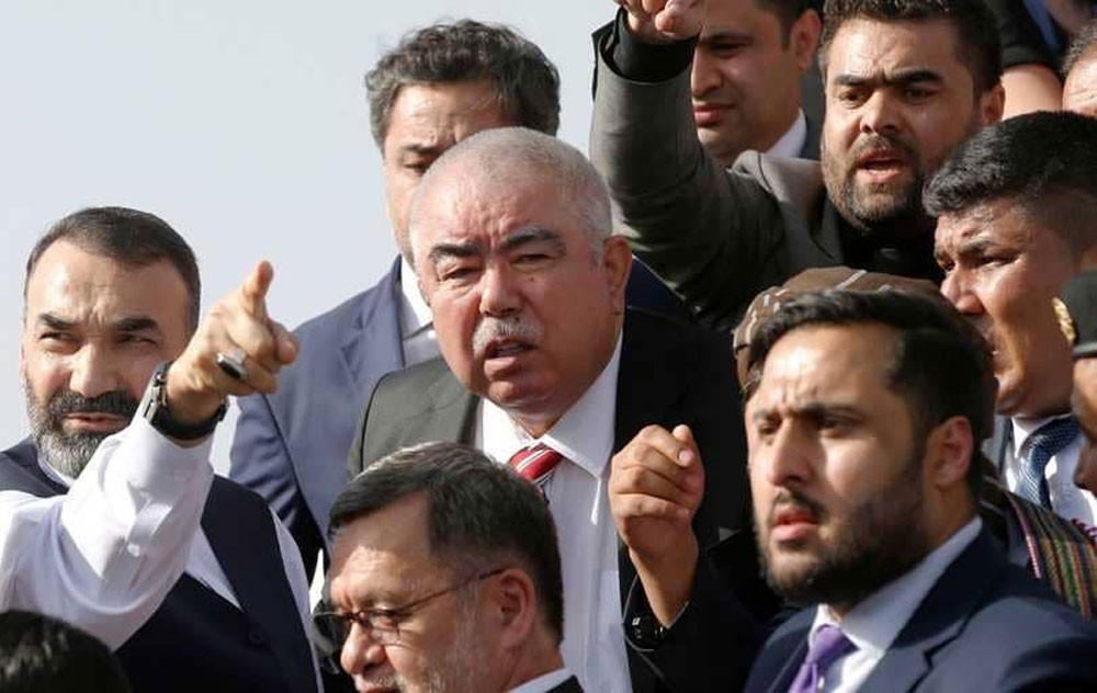 نجاة نائب الرئيس الإفغاني من هجوم انتحاري