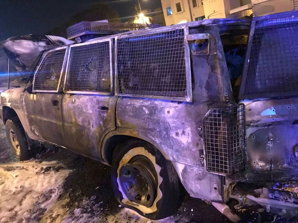 النيابة العامة تحيل "8" متهمين بحرق دورية شرطة تنفيذاً لغرض إرهابي في الدراز