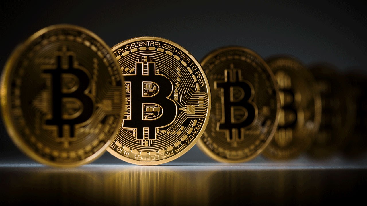 "بيتكوين".. 8000 دولار لأول مرة منذ مايو
