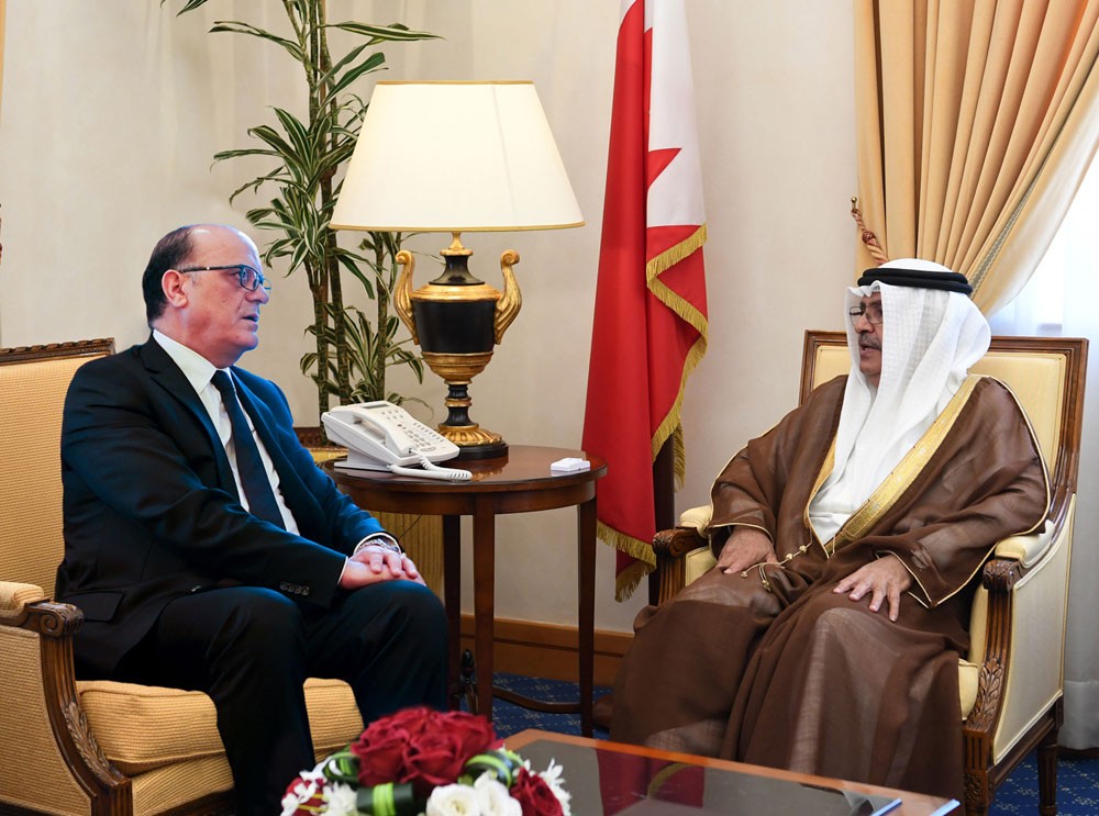 سمو الشيخ علي بن خليفة يستقبل السفير التونسي