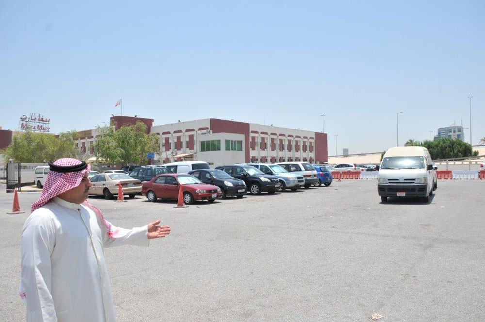 المرباطي: 1600 موقف سيارات بانتظار التنفيذ في سوق المحرق