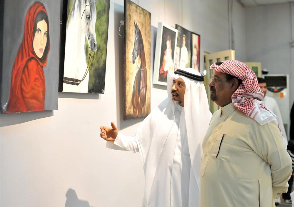 الشعر والتشكيل يجتمعان في فنون الدمام