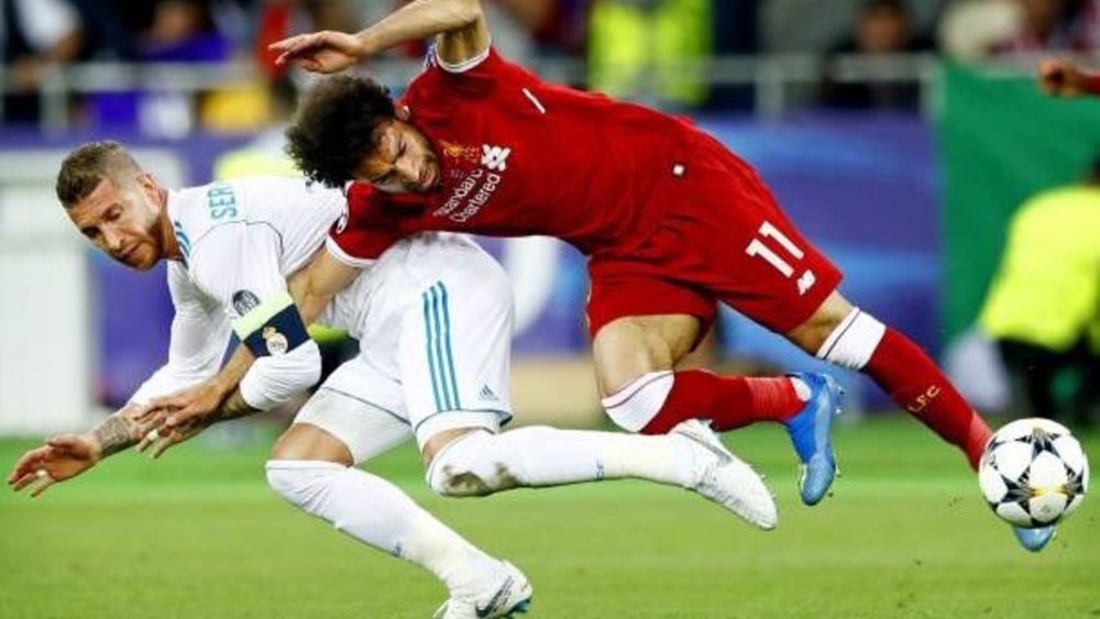 كلوب يعود لمهاجمة "المصارع" راموس بسبب صلاح
