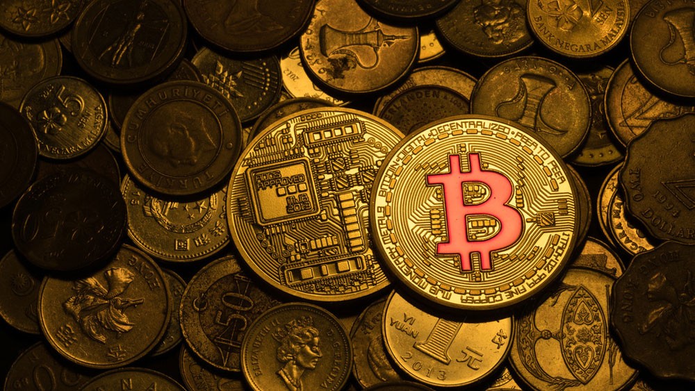 "بيتكوين" تصعد 10% وتتصدر مكاسب العملات الرقمية