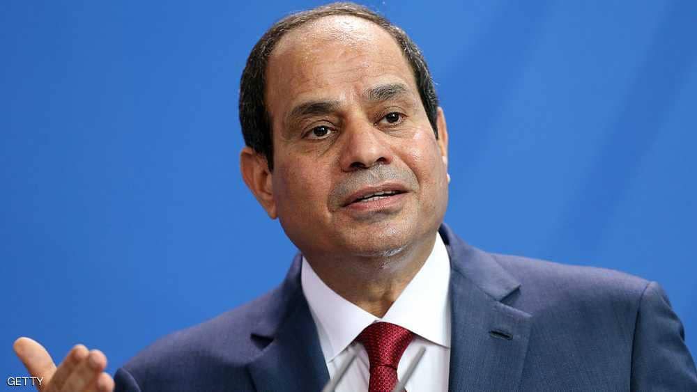 "رقصة كيكي" في لقطة ضاحكة بين السيسي والشباب المصري