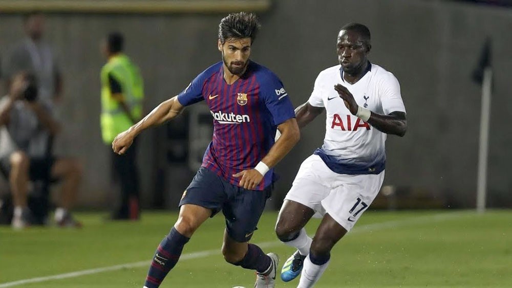 غياب غوميش شهرين.. وبرشلونة في مأزق التخلص منه