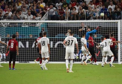 "سقوط ودي" لريال مدريد وبرشلونة