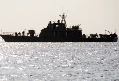 الحكومة اليمنية تؤيد إجراءات التحالف لحماية الملاحة