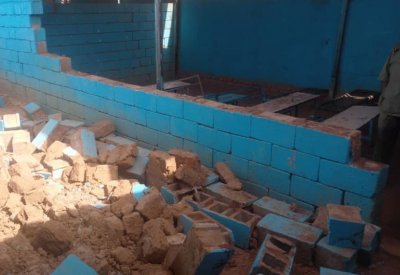 مقتل 3 فتيات بانهيار جزء من مبنى مدرسة بالسودان