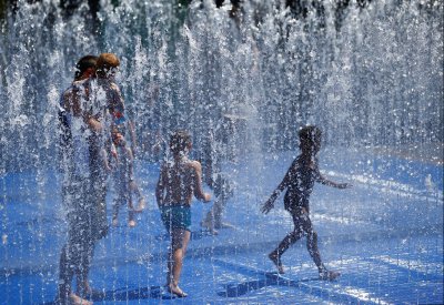 أوروبا تواجه حرارة قياسية.. وإشارة مزعجة لـ"وادي الموت"