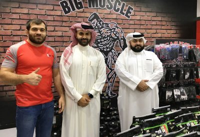 "بيغ ماسل" يقدم رعايته لمنتخب MMA