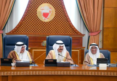 سمو رئيس الوزراء البحرين تقف مع السعودية لمواجهة التدخلات في شأنها الداخلي
