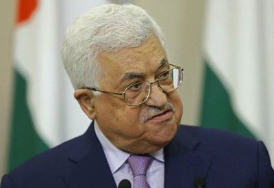 عباس: نقف مع السعودية ضد التدخل الكندي السافر
