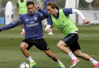 فاسكيز : مودريتش باقٍ في ريال مدريد