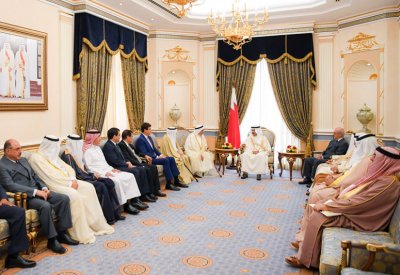 سمو رئيس الوزراء يستقبل عددا من أفراد عائلة البحارنة‎