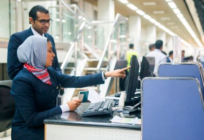 (باس) تسهل إجراءات السفر للحجاج من مطار البحرين الدوليّ