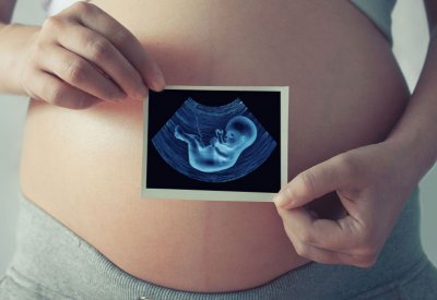 7 أطعمة على المرأة تجنبها أثناء الحمل