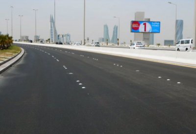 الانتهاء من أعمال إعادة تأهيل شارع جسر الشيخ عيسى بن سلمان باتجاه الشرق