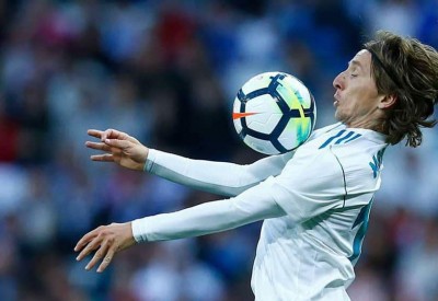 الأسرة و3 ملايين وأشياء أخرى.. لماذا سيبقى موريتش "مدريديا"؟