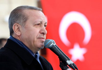 أردوغان متجاهلاً الأزمة: تركيا لا تقف على شفا الإفلاس