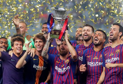 ميسي يحقق لقبه الأول كقائد لبرشلونة