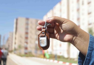 محتال يدعي استثمار الأموال بالعقارات ويستولي على 14 ألف دينار
