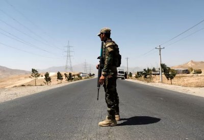 أفغانستان.. طالبان تقتحم قاعدة للجيش وتأسر عشرات الجنود