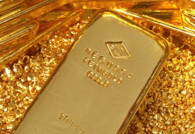 الذهب يرتفع مع تراجع الدولار