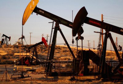 الهند تدرس خفض شراء نفط إيران بـ50% لإرضاء واشنطن