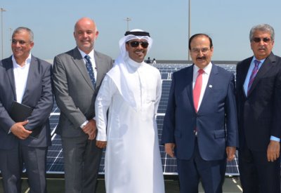 الوزير ميرزا يتفقد مشروع تركيب أنظمة الطاقة الشمسية في مبنى مواقف السيارات بمجمع الأفنيوز