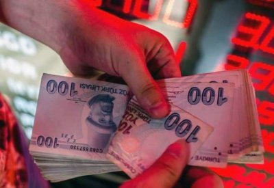 الليرة التركية.. صدمة جديدة بعد "صحوة ساعات"