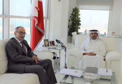 الرئيس التنفيذي للمجلس الأعلى للبيئة يبحث مع السفير البريطاني تعزيز التعاون في الشأن البيئي