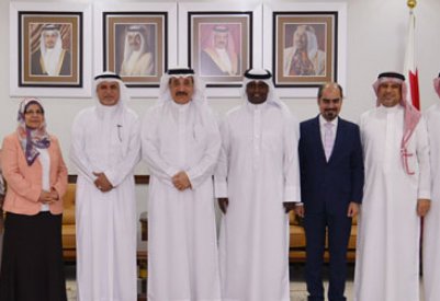 وزير العمل والتنمية الاجتماعية يلتقي رئيس جمعية البحرين للتدريب وتنمية الموارد البشرية  