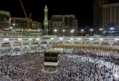 وصول مليوني حاج إلى منى قبيل الصعود إلى عرفة
