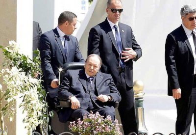 كسر "الدائرة المحيطة".. كلمة السر بتغييرات الجيش في الجزائر